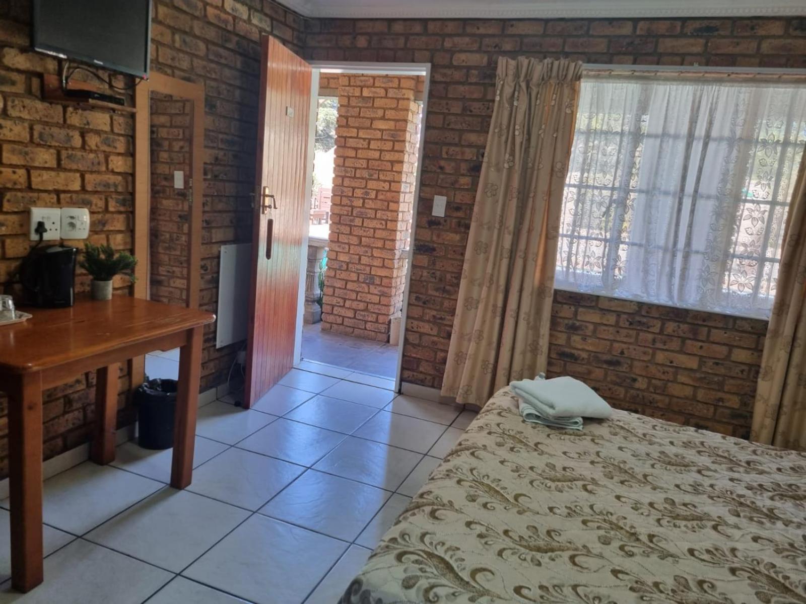 Emerald Guesthouse Kempton Park Exterior photo