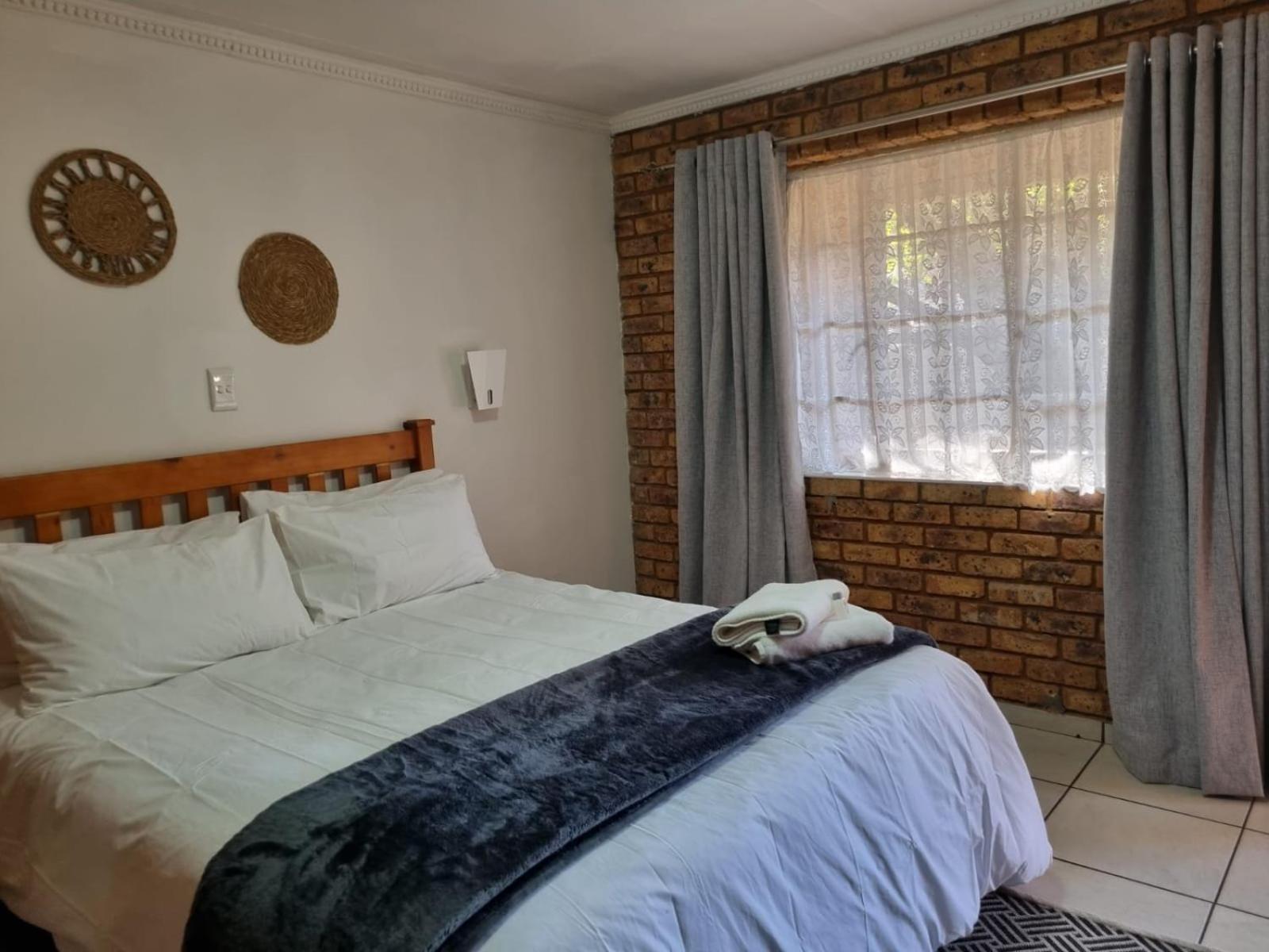 Emerald Guesthouse Kempton Park Exterior photo