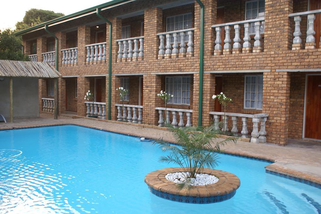 Emerald Guesthouse Kempton Park Exterior photo
